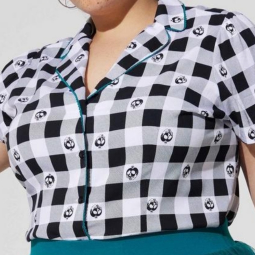 Torrid Disney Villains Stretch Poplin Collared Button Up Blouse